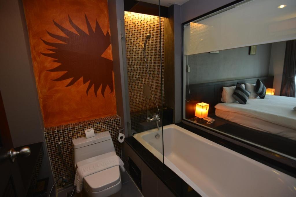 هتل چوانگ نوی پول سامویی